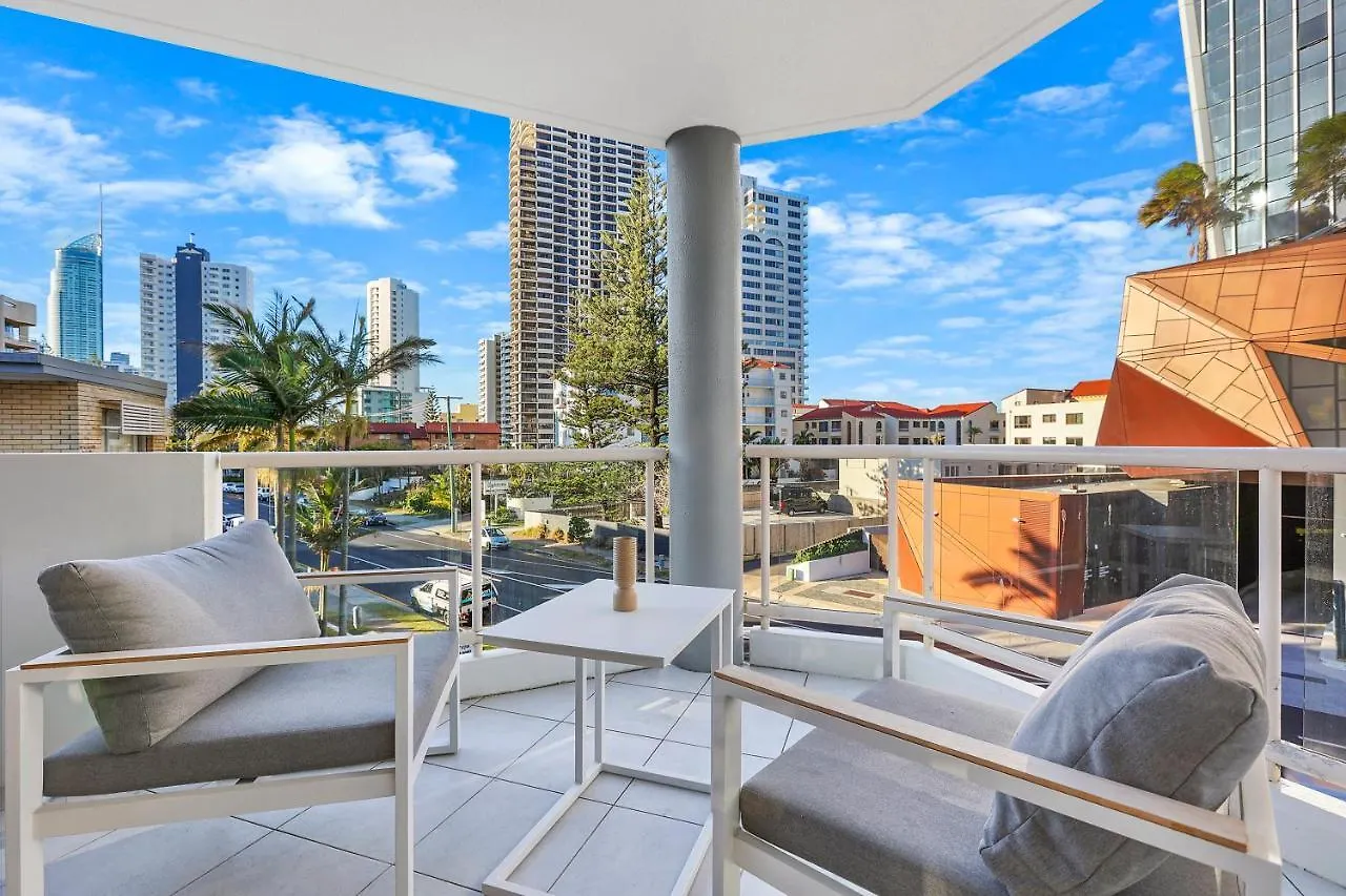 Private Rooftop, 2-Storey Surfers Paradise Apartment With Pool Near Beach! Gold Coast