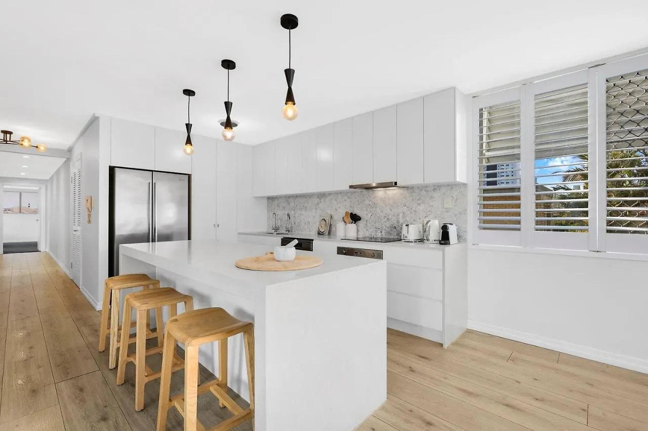 Private Rooftop, 2-Storey Surfers Paradise Apartment With Pool Near Beach! Gold Coast